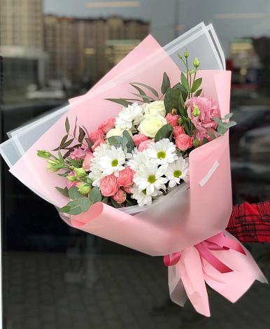 Букет цветов из: Розы, Лизиантусы и Хризантемы в Давлеканово